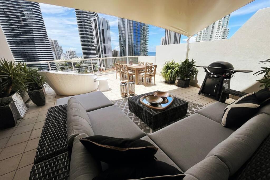 Private Sky Terrace Classic Penthouse 2 Car Parks Apartment Gold Coast Bagian luar foto