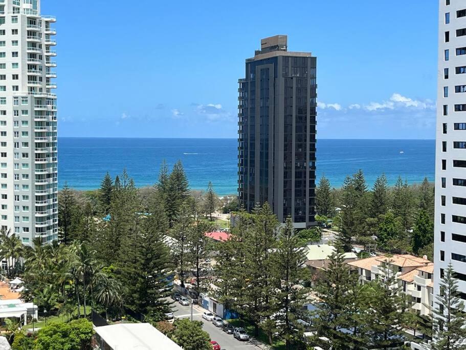 Private Sky Terrace Classic Penthouse 2 Car Parks Apartment Gold Coast Bagian luar foto